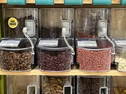 42-biocoop-lons-le-saunier-en-vie-bio-magasin-alimentation-vrac-fruit-sec.webp