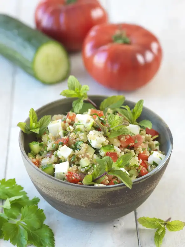 Taboulé de quinoa aux légumes d'été et fromage de brebis - Recette à Prix Engagés Juillet 2025